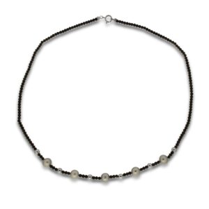 COLLANA IN ORO 18KT CON PERLE E SPINELLO NERO